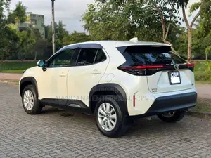 Toyota Yaris Cross HYBRID 4WAY 2022 SUV (Used)