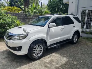 Toyota Fortuner 2013 SUV (Used)
