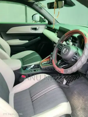 Honda Vezel Z Play With Moon Roof 2023 SUV (Used)