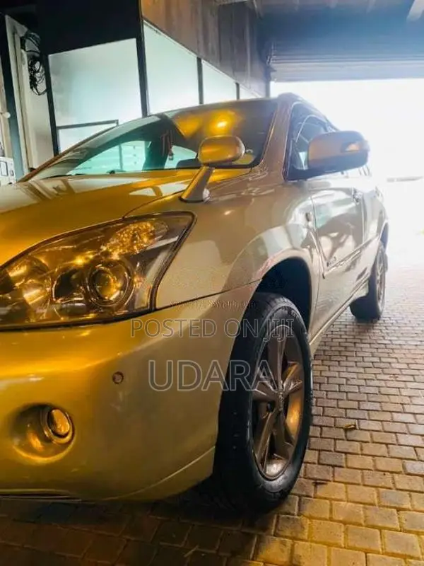 Toyota Harrier 2011 SUV (Used)