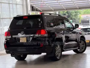 Toyota Land Cruiser Sahara ZX 60th Anniversary 2011 SUV (Used)