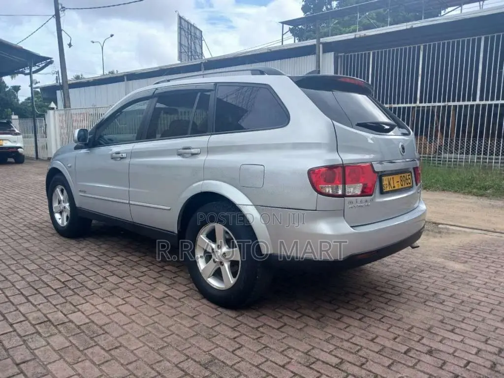 Micro Kyron 2010 SUV (Used)