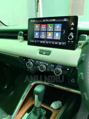 Honda Vezel Z Play With Moon Roof 2023 SUV (Used)