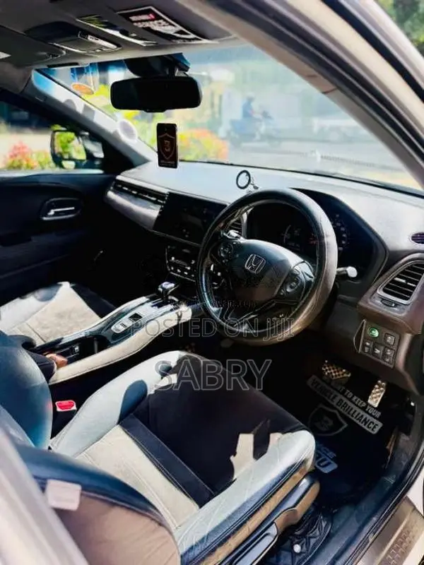 Honda Vezel Rs Sensing 2018 SUV (Used)