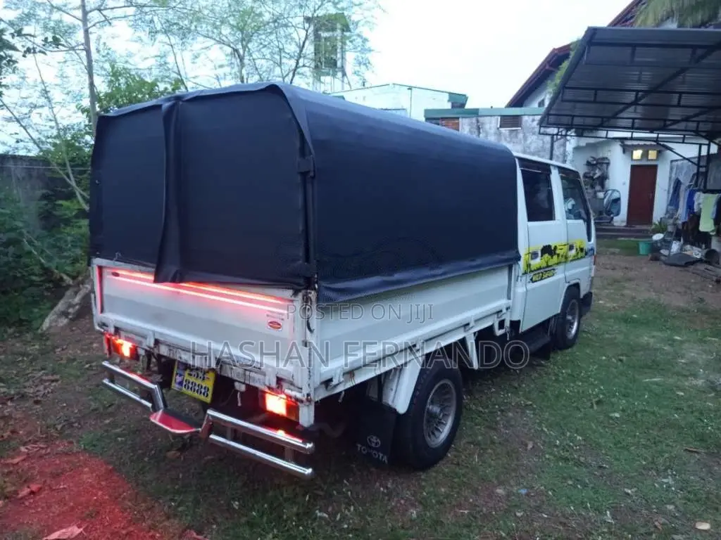 Toyota Toyoace 1996 Crew Cab (Used)