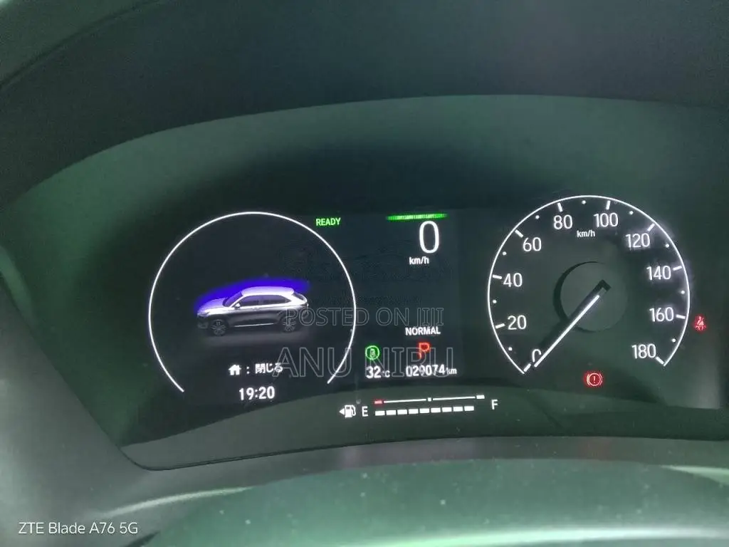 Honda Vezel Z Play With Moon Roof 2023 SUV (Used)