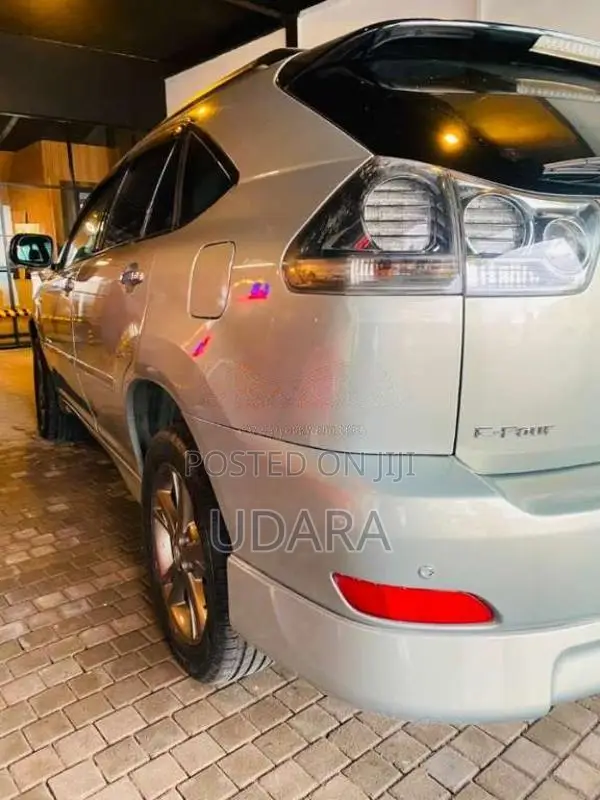 Toyota Harrier 2011 SUV (Used)