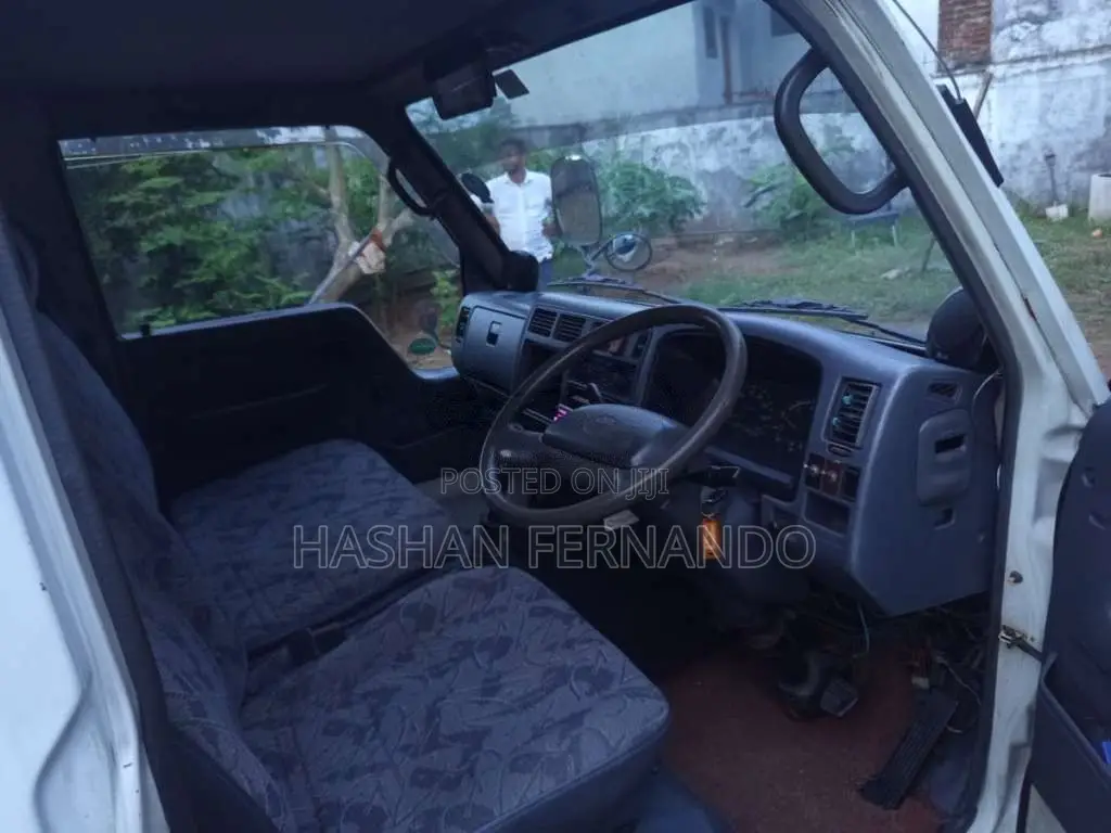 Toyota Toyoace 1996 Crew Cab (Used)