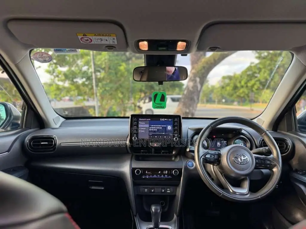 Toyota Yaris Cross HYBRID 4WAY 2022 SUV (Used)