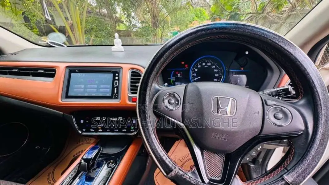 Honda Vezel 2016 SUV (Used)