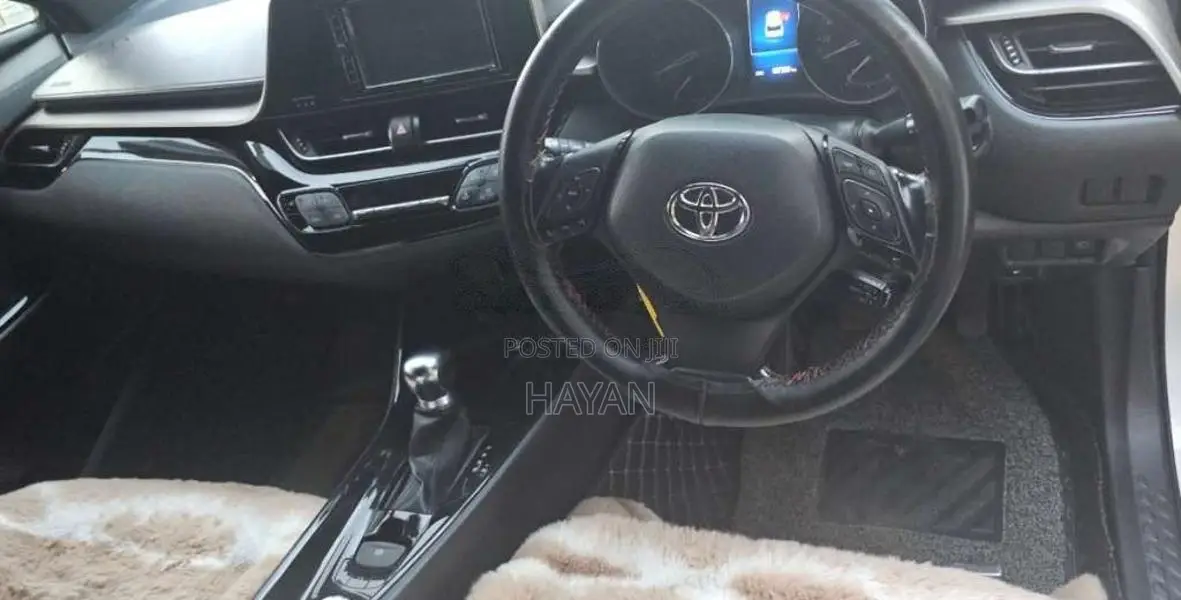 Toyota CHR 2018 SUV (Used)