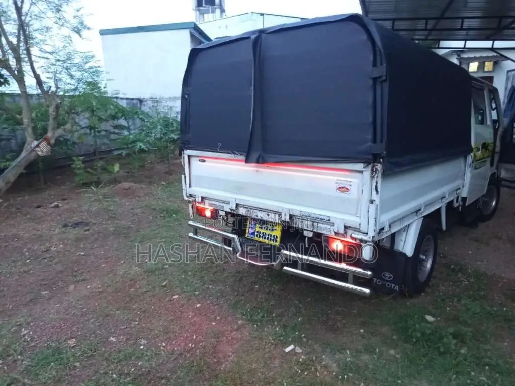 Toyota Toyoace 1996 Crew Cab (Used)