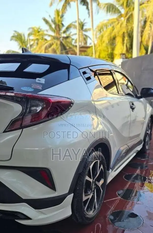 Toyota CHR 2018 SUV (Used)