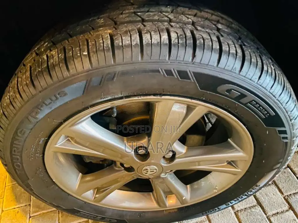 Toyota Harrier 2011 SUV (Used)