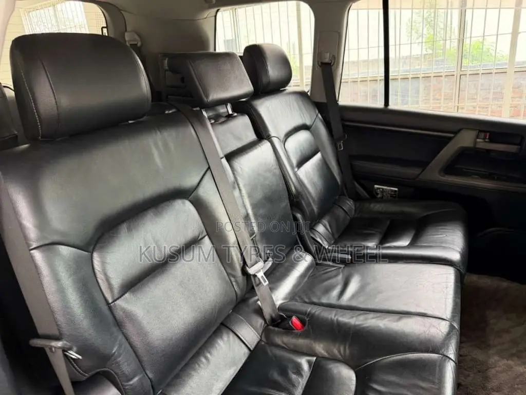 Toyota Land Cruiser Sahara ZX 60th Anniversary 2011 SUV (Used)