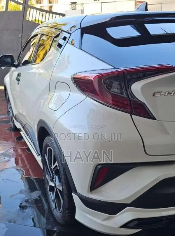 Toyota CHR 2018 SUV (Used)