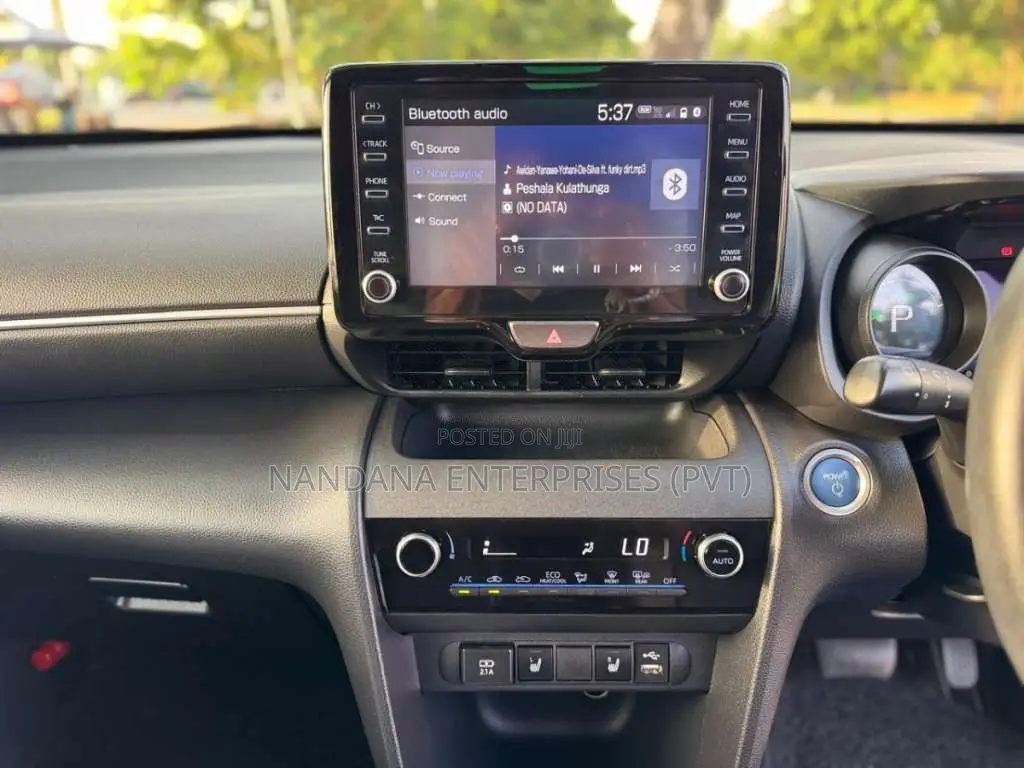 Toyota Yaris Cross HYBRID 4WAY 2022 SUV (Used)