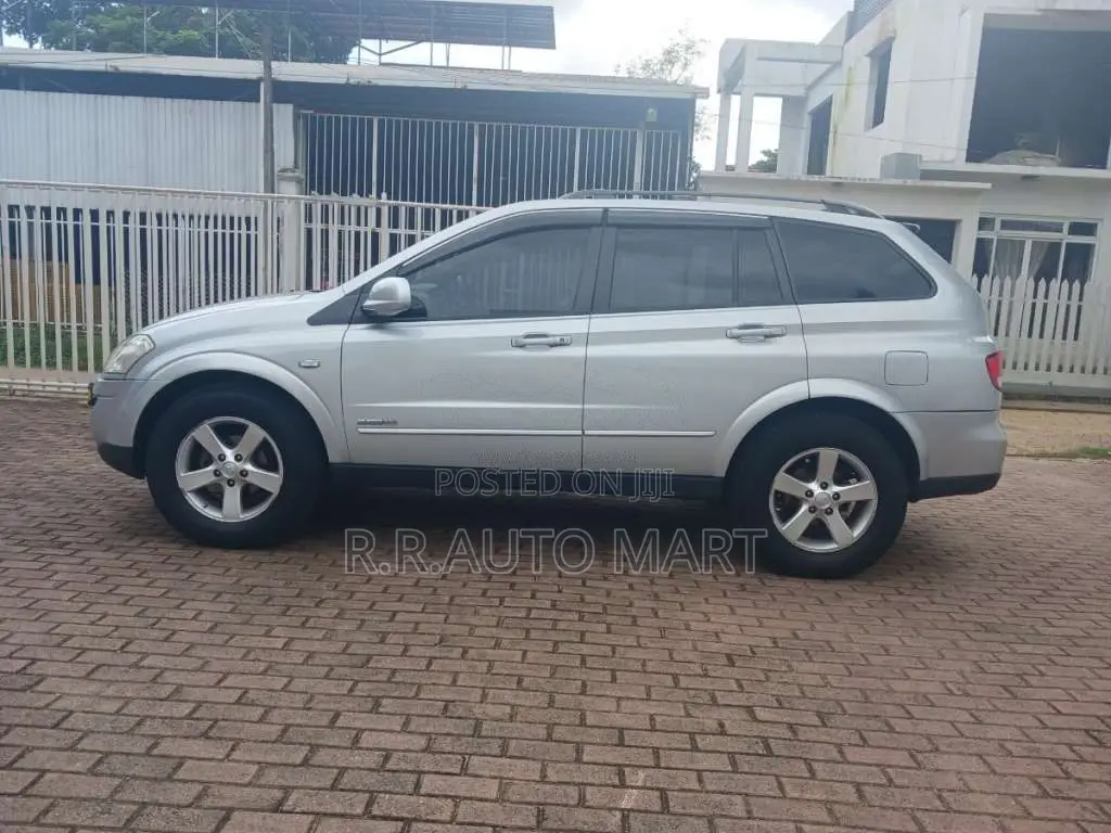 Micro Kyron 2010 SUV (Used)