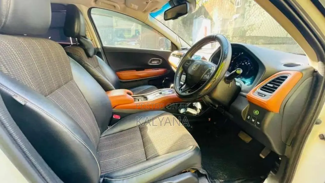 Honda Vezel Z Orange 2014 SUV (Used)