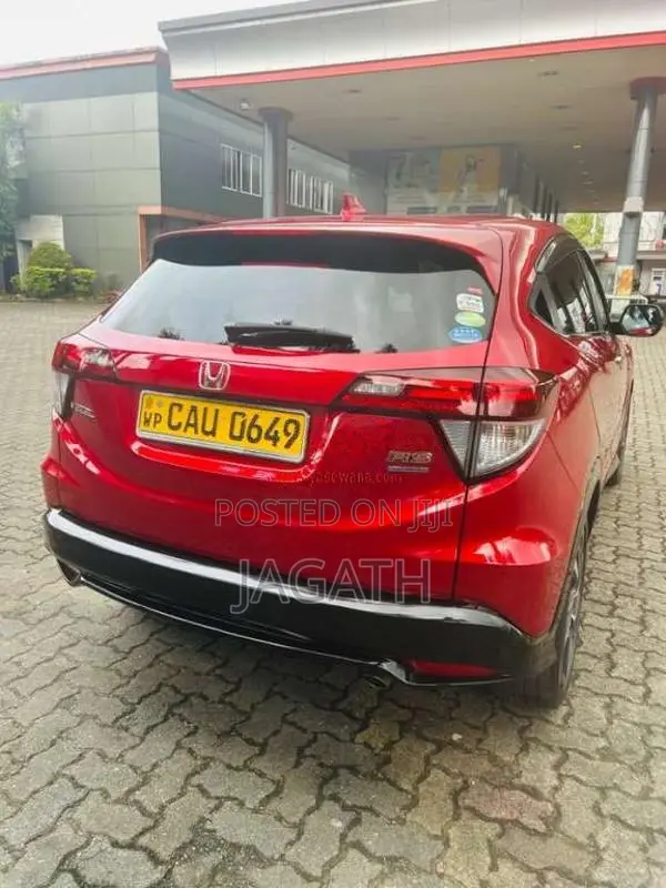 Honda Vezel Rs Sensing 2017 SUV (Used)