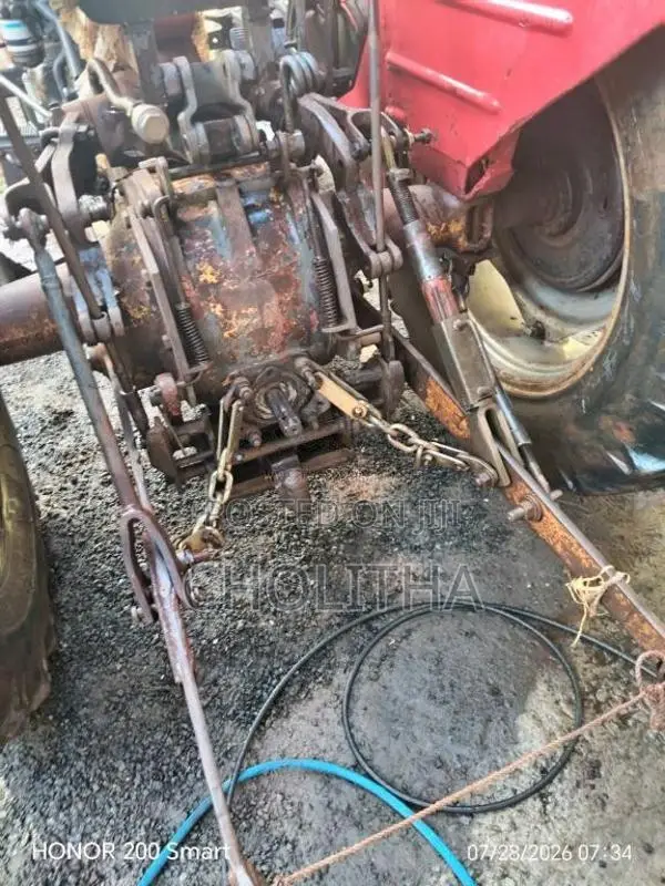 Massey-Ferguson 240 1980 Tractor (Used)