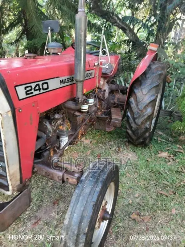 Massey-Ferguson 240 1980 Tractor (Used)