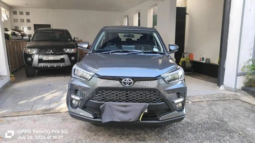 Toyota Raize 2025 SUV (Used)