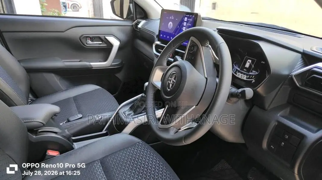 Toyota Raize 2025 SUV (Used)