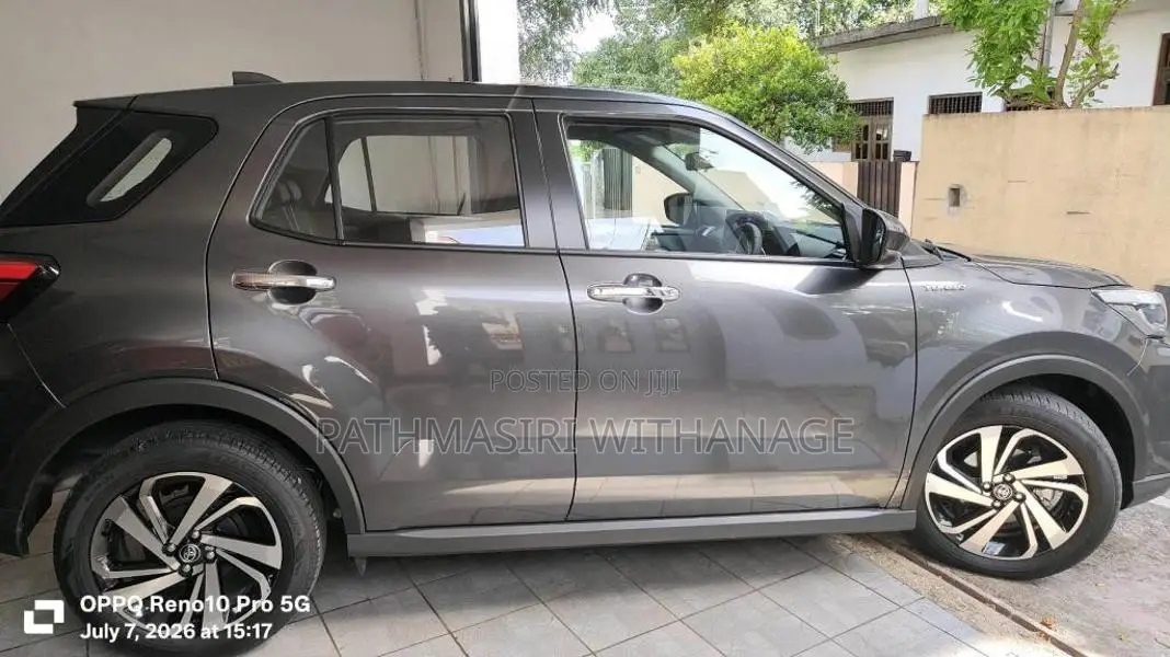 Toyota Raize 2025 SUV (Used)