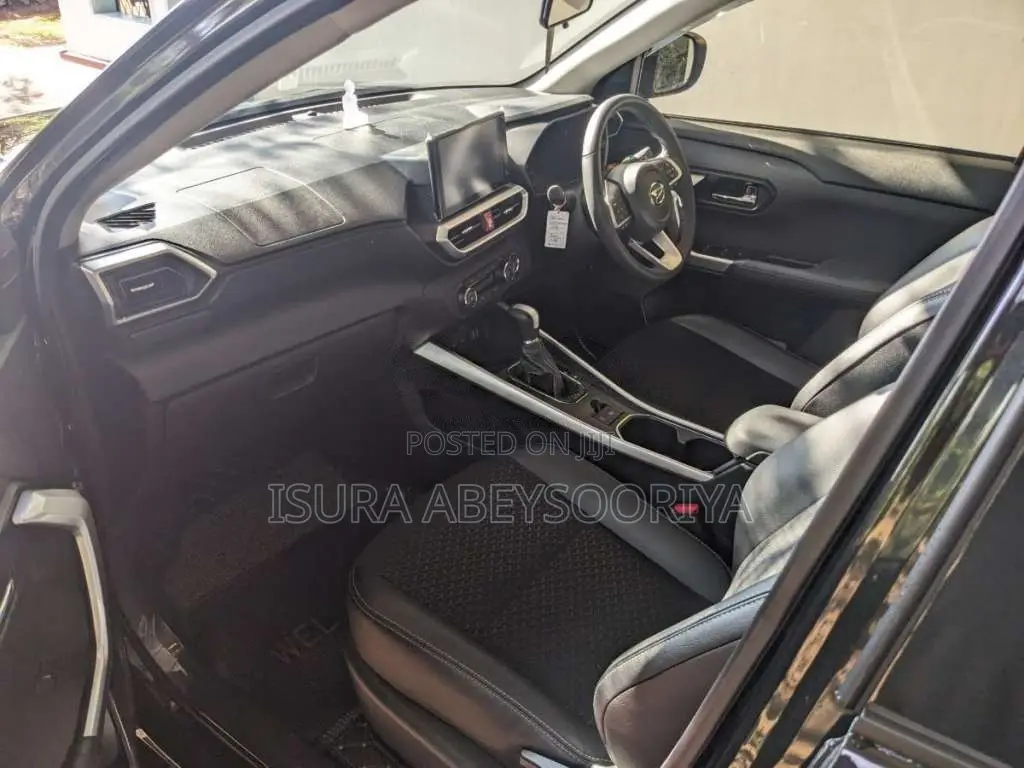 Daihatsu Rocky 2025 SUV (Used)