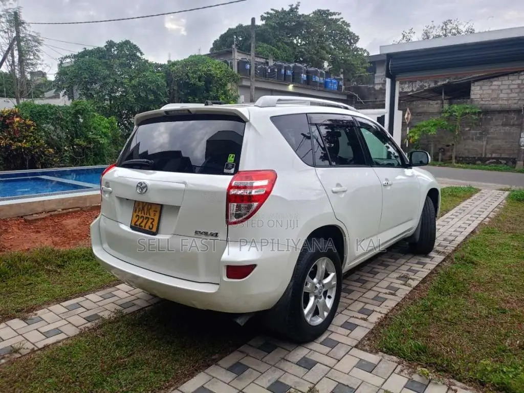 Toyota RAV4 G Grade 2011 SUV (Used)