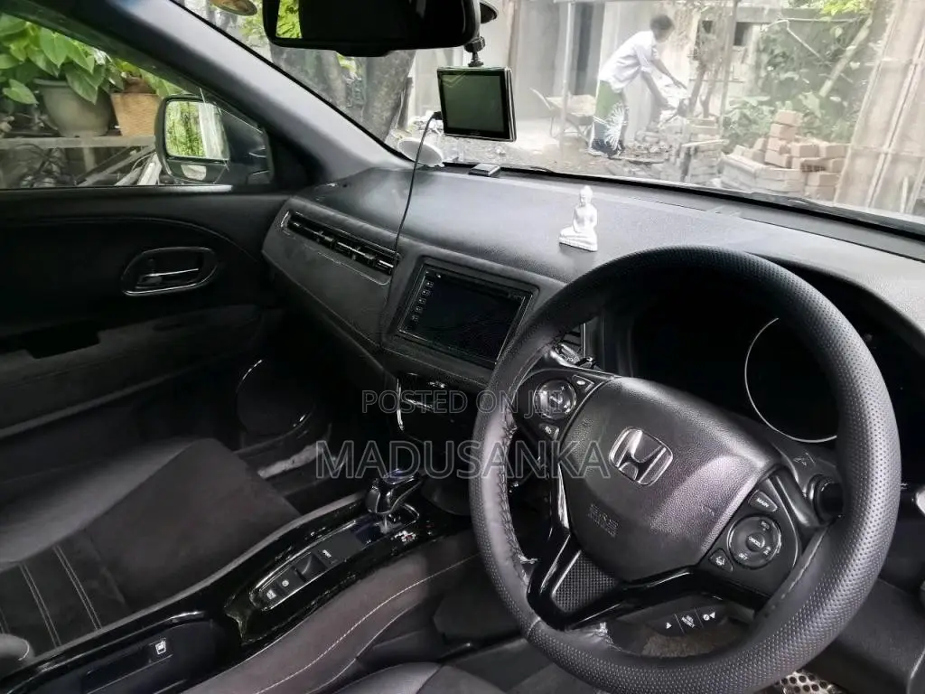 Honda Vezel Rs Sensing 2017 SUV (Used)