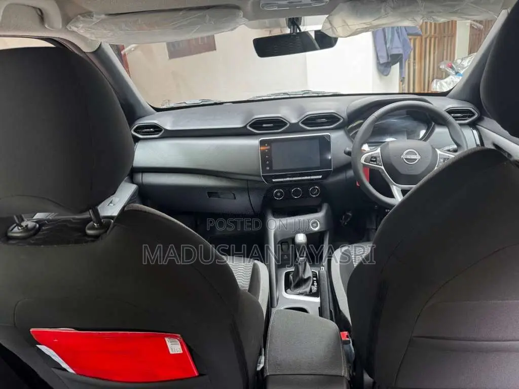 Nissan Magnite CVT Turbo 2025 SUV (Used)