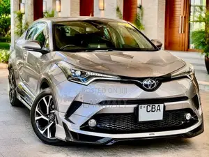 Toyota CHR 2018 SUV (Used)