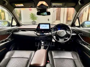 Toyota CHR 2018 SUV (Used)