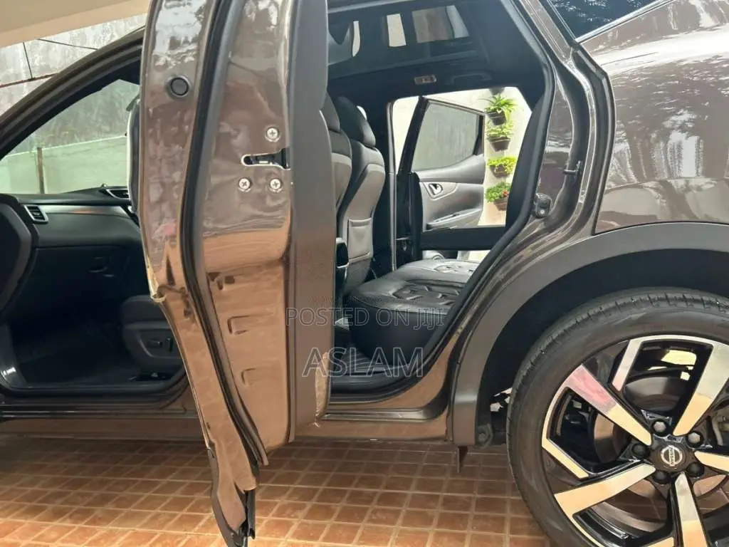 Nissan QASHQAI TEKNA PLUS 2019 SUV (Used)