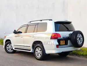 Toyota Land Cruiser Sahara V8 2013 SUV (Used)