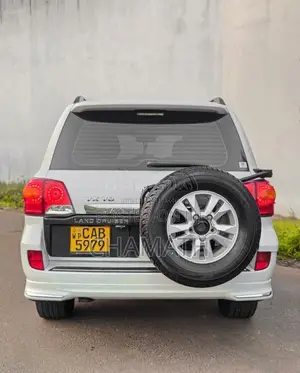 Toyota Land Cruiser Sahara V8 2013 SUV (Used)