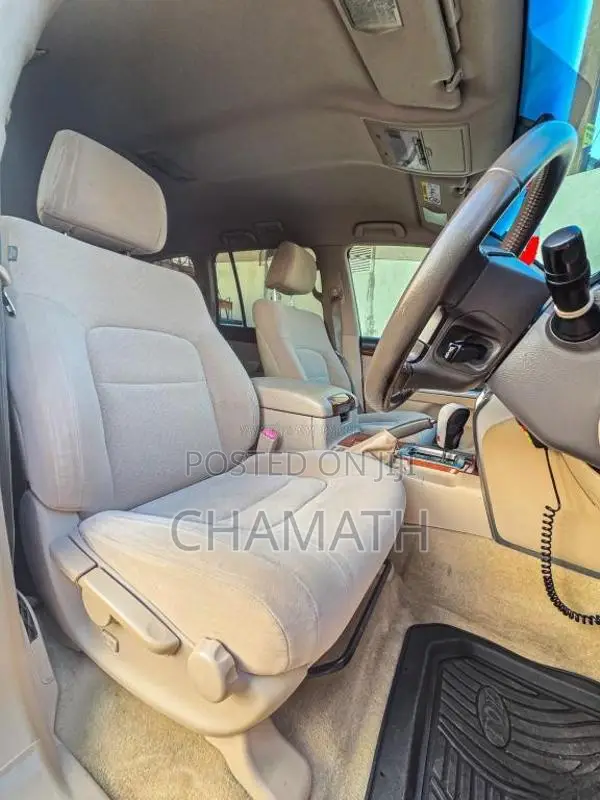 Toyota Land Cruiser Sahara V8 2013 SUV (Used)
