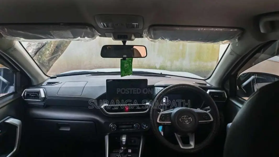 Toyota Raize G Grade 2025 SUV (Used)