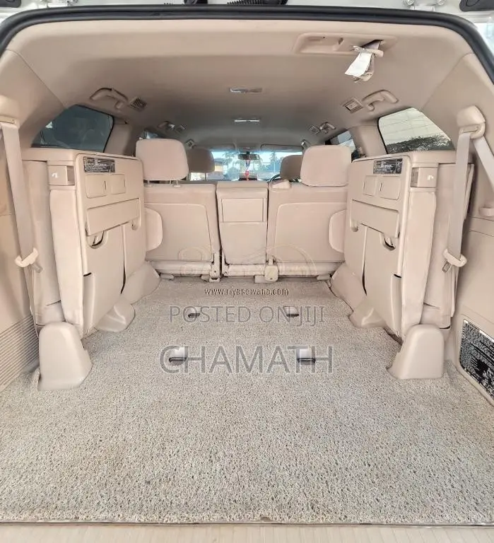 Toyota Land Cruiser Sahara V8 2013 SUV (Used)