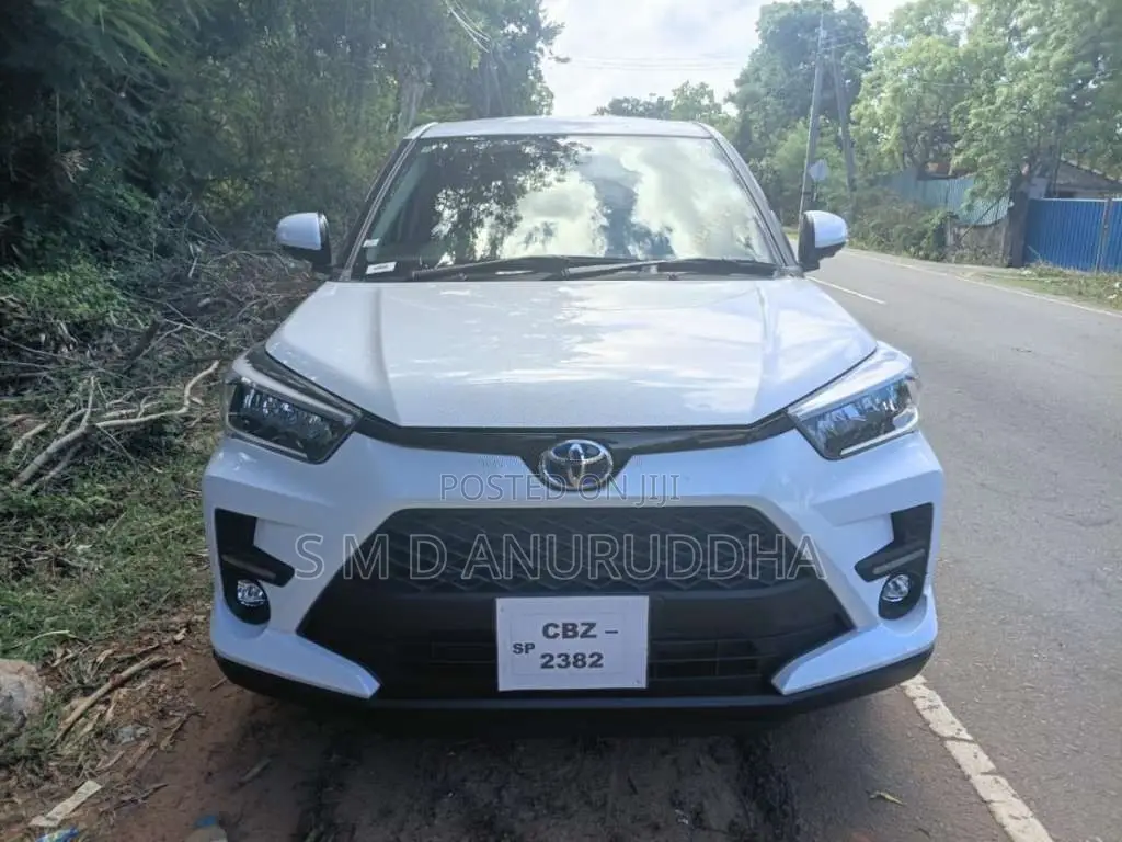 Toyota Raize 2025 SUV (Used)