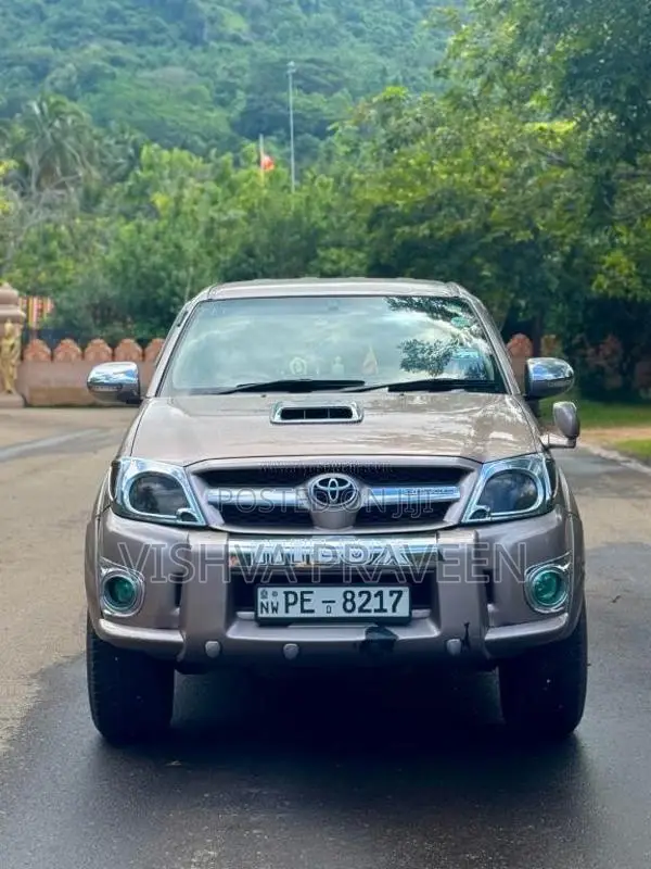Toyota Hilux 2005 Pickup (Used)
