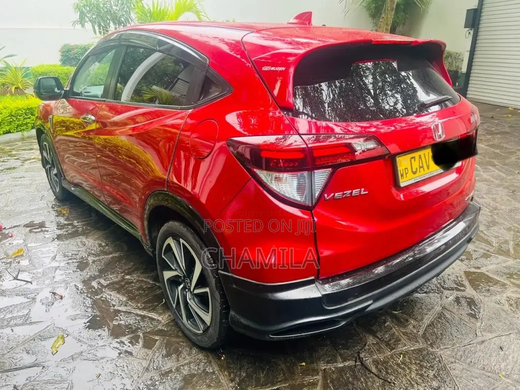 Honda Vezel Rs 2017 SUV (Used)