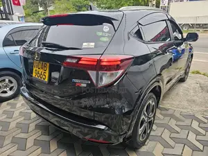 Honda Vezel 2014 SUV (Used)