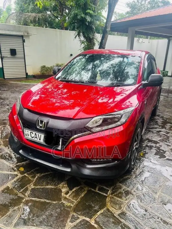 Honda Vezel Rs 2017 SUV (Used)
