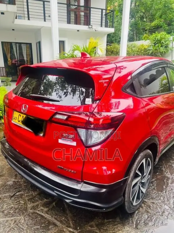 Honda Vezel Rs 2017 SUV (Used)