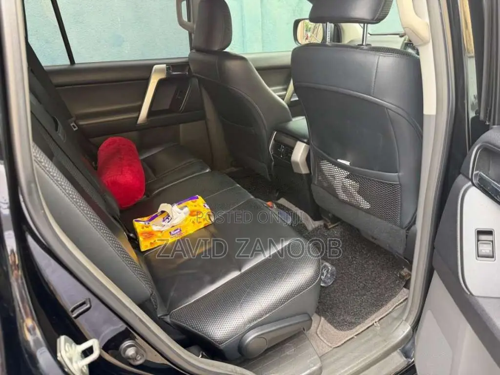 Toyota Prado 2010 SUV (Used)