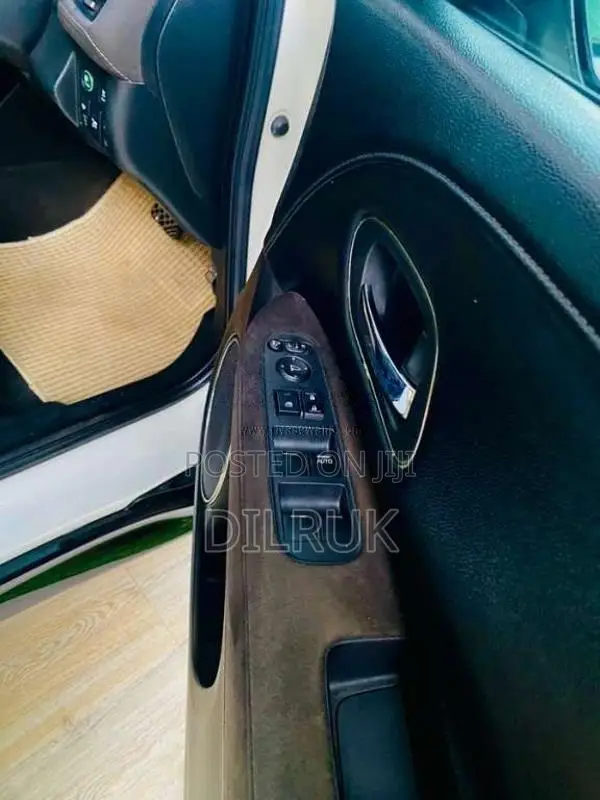 Honda Vezel Rs Sensing 2016 SUV (Used)