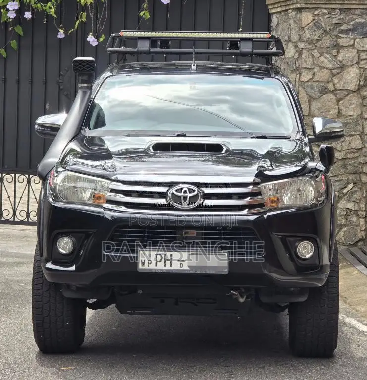 Toyota Hilux 2016 Pickup (Used)